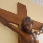 Crucifix de l'accueil à la Maison-Mère
