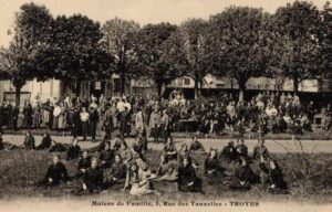 Jeunes ouvrières
